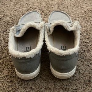 Hey Dude Shoes - Women’s Grey Fuzzy Corduroy